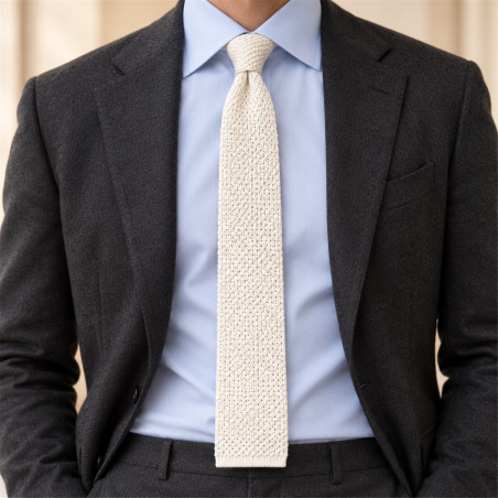 Cravate tricot blanc héron