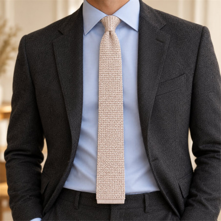 Cravate tricot couleur perle