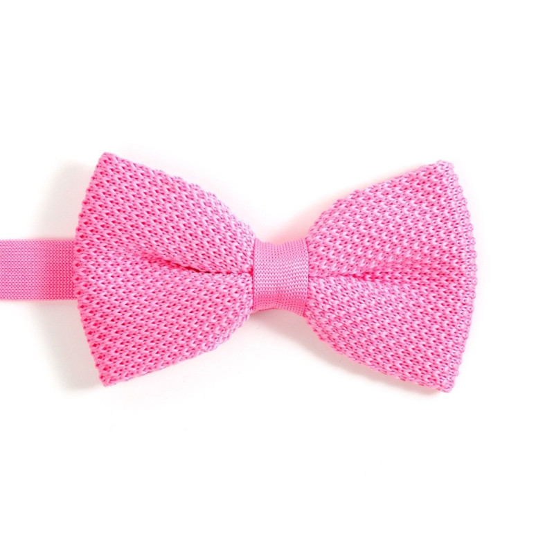 Nœud papillon rose oreille
