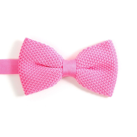 Nœud papillon rose oreille